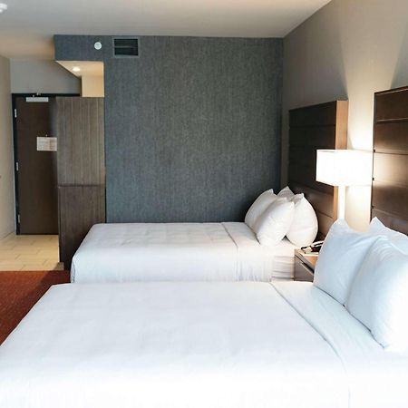 Revel Hotel, Tapestry Collection By Hilton Urbandale Exterior foto