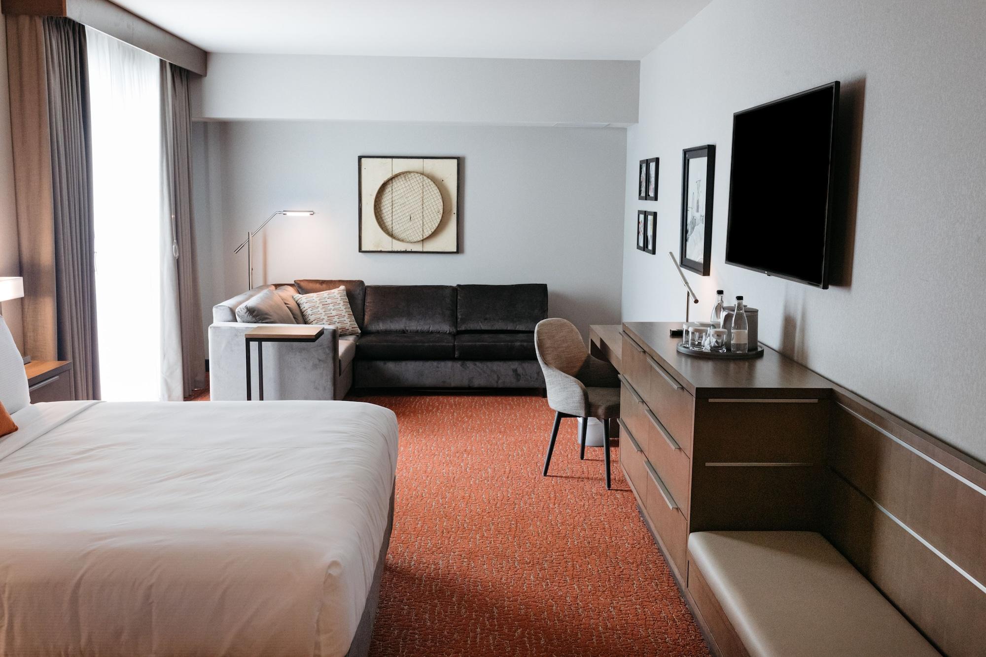 Revel Hotel, Tapestry Collection By Hilton Urbandale Exterior foto