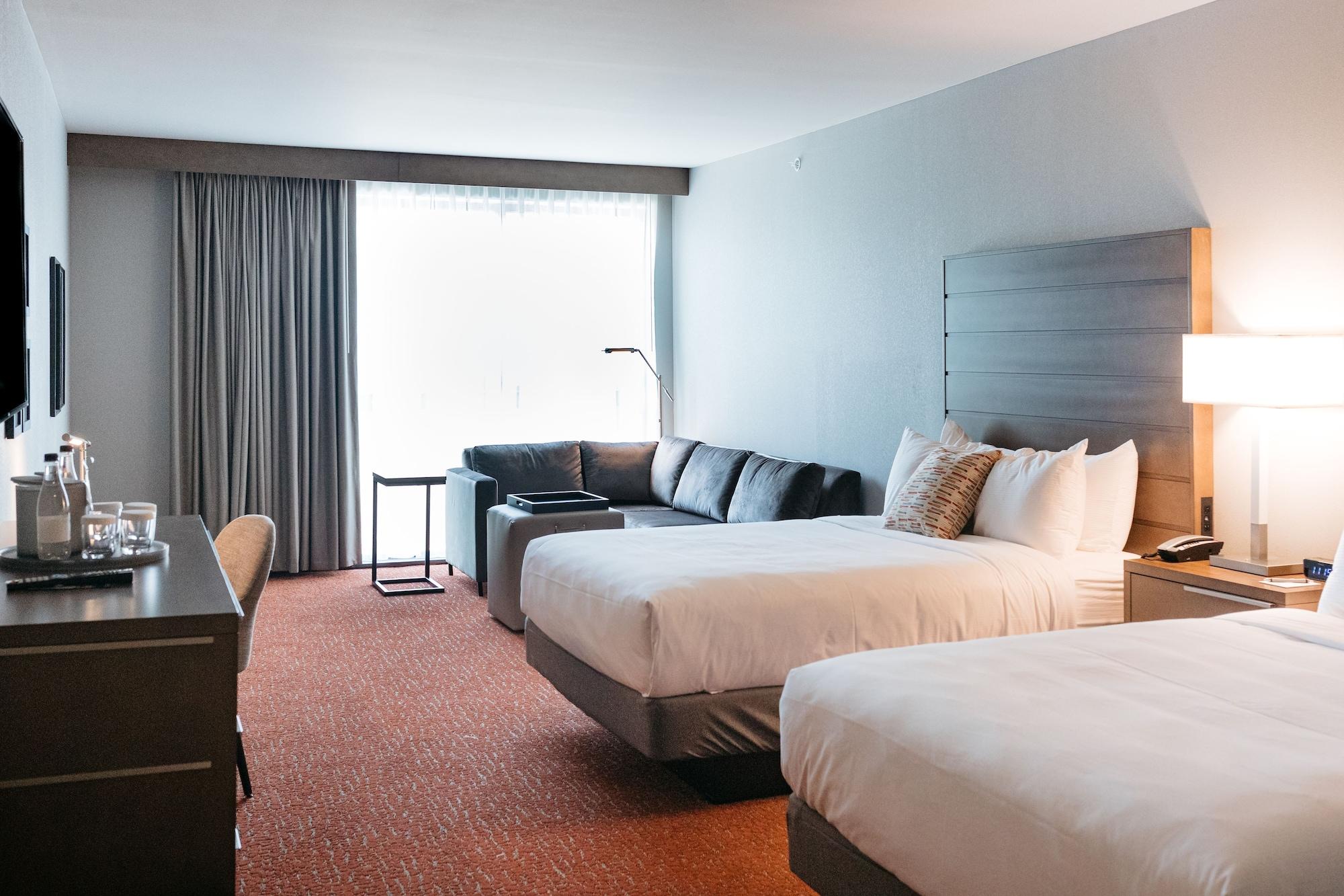 Revel Hotel, Tapestry Collection By Hilton Urbandale Exterior foto