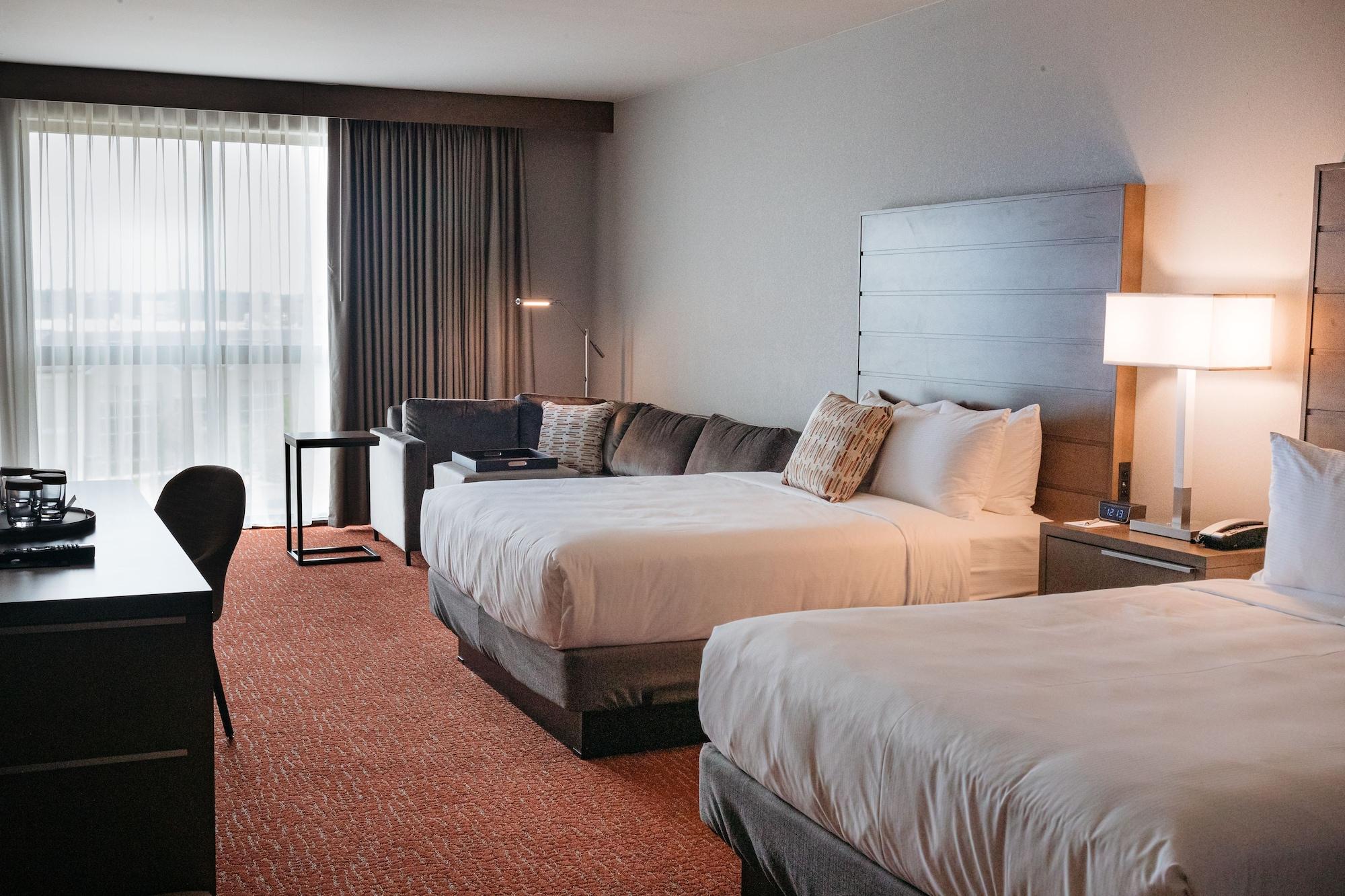 Revel Hotel, Tapestry Collection By Hilton Urbandale Exterior foto