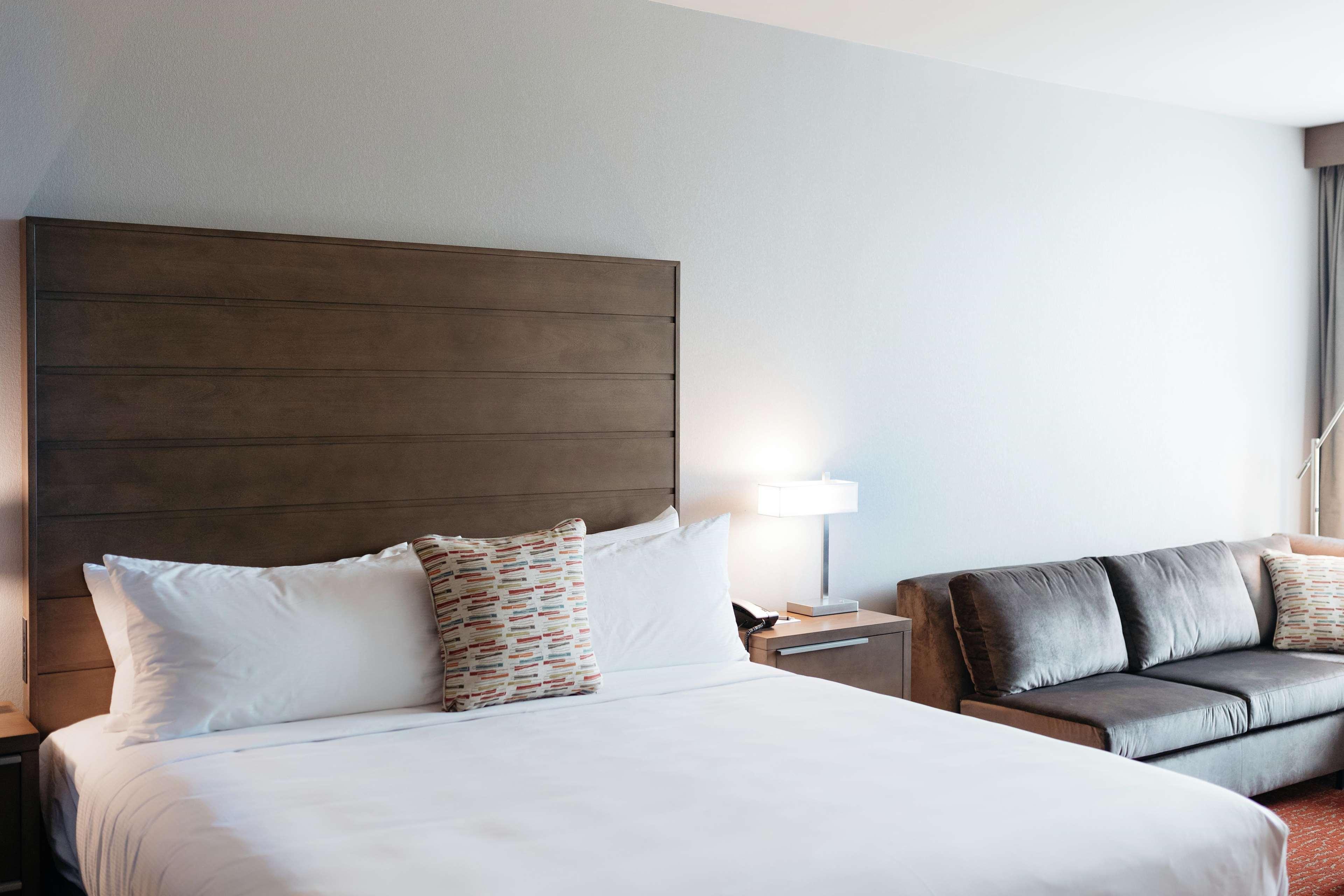 Revel Hotel, Tapestry Collection By Hilton Urbandale Exterior foto