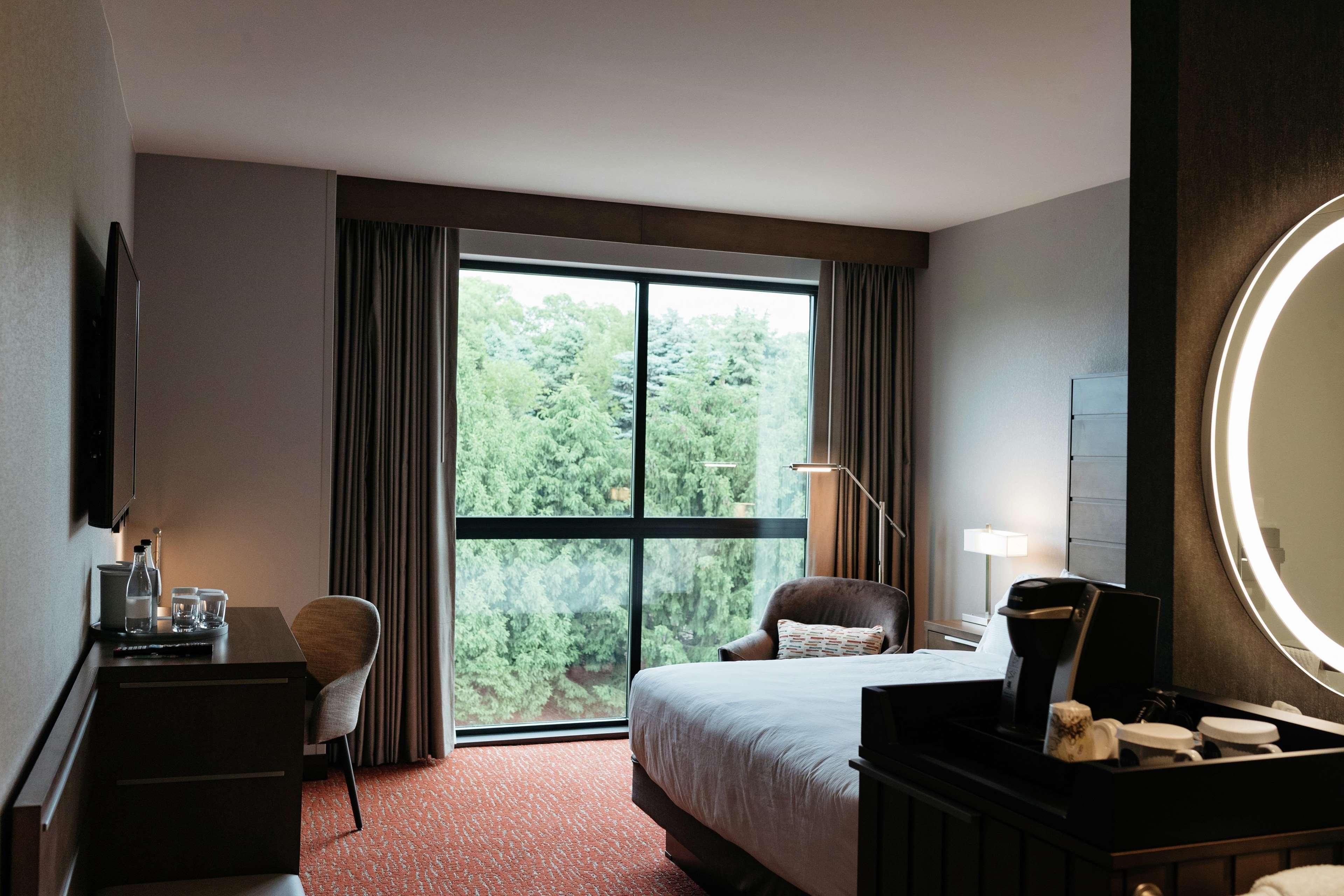 Revel Hotel, Tapestry Collection By Hilton Urbandale Exterior foto
