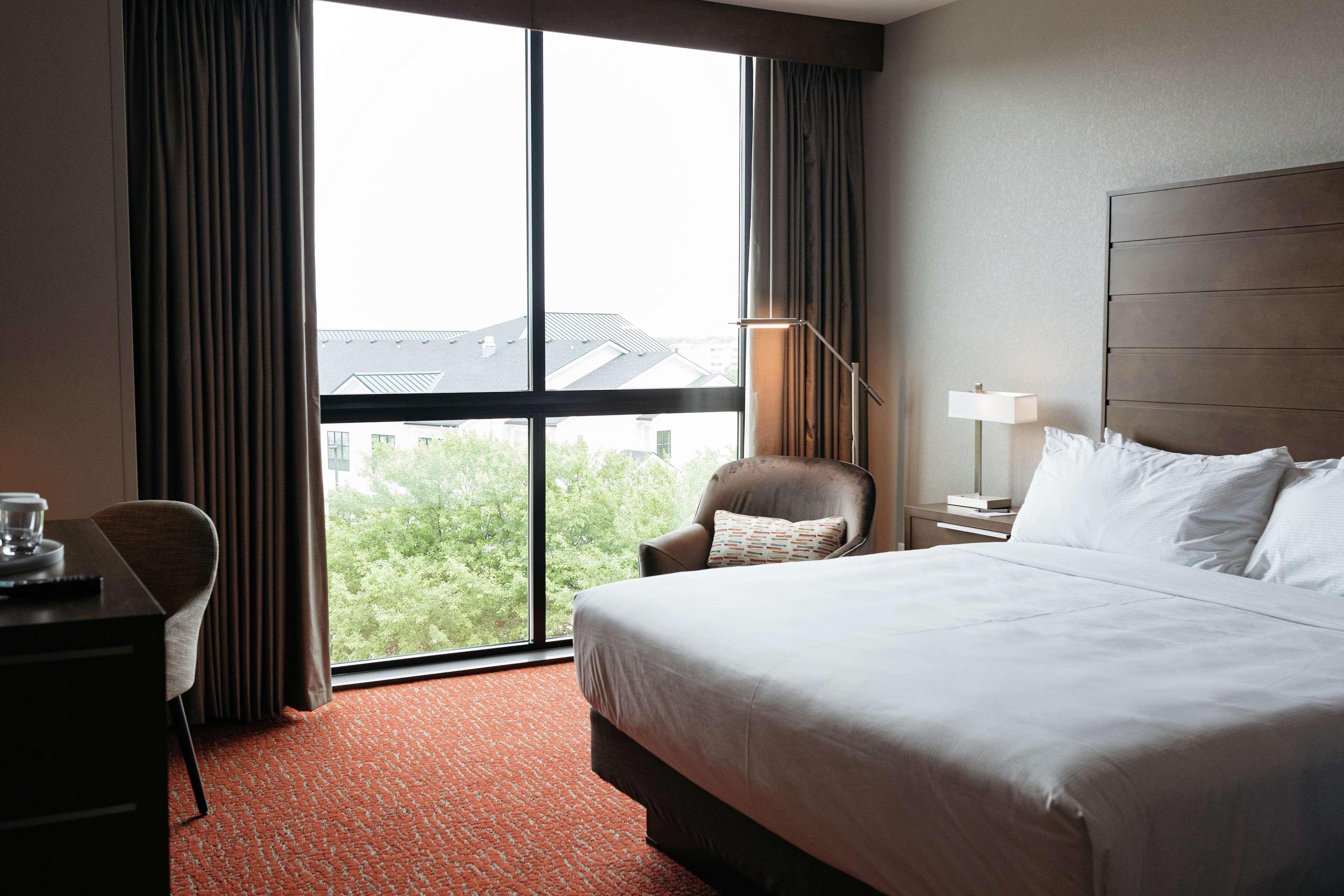Revel Hotel, Tapestry Collection By Hilton Urbandale Exterior foto