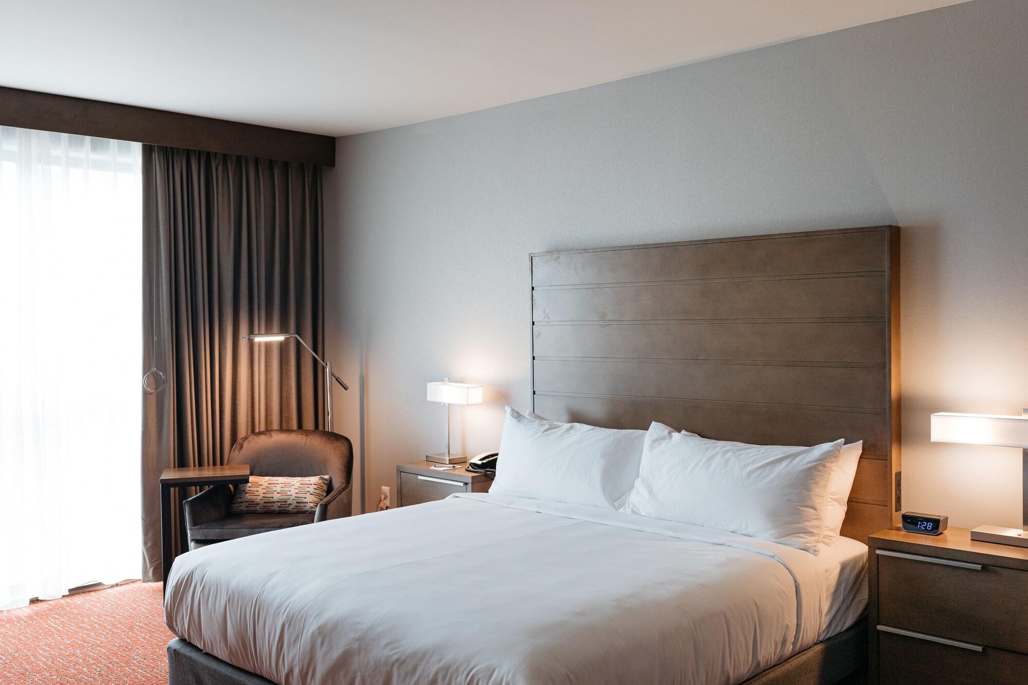 Revel Hotel, Tapestry Collection By Hilton Urbandale Exterior foto