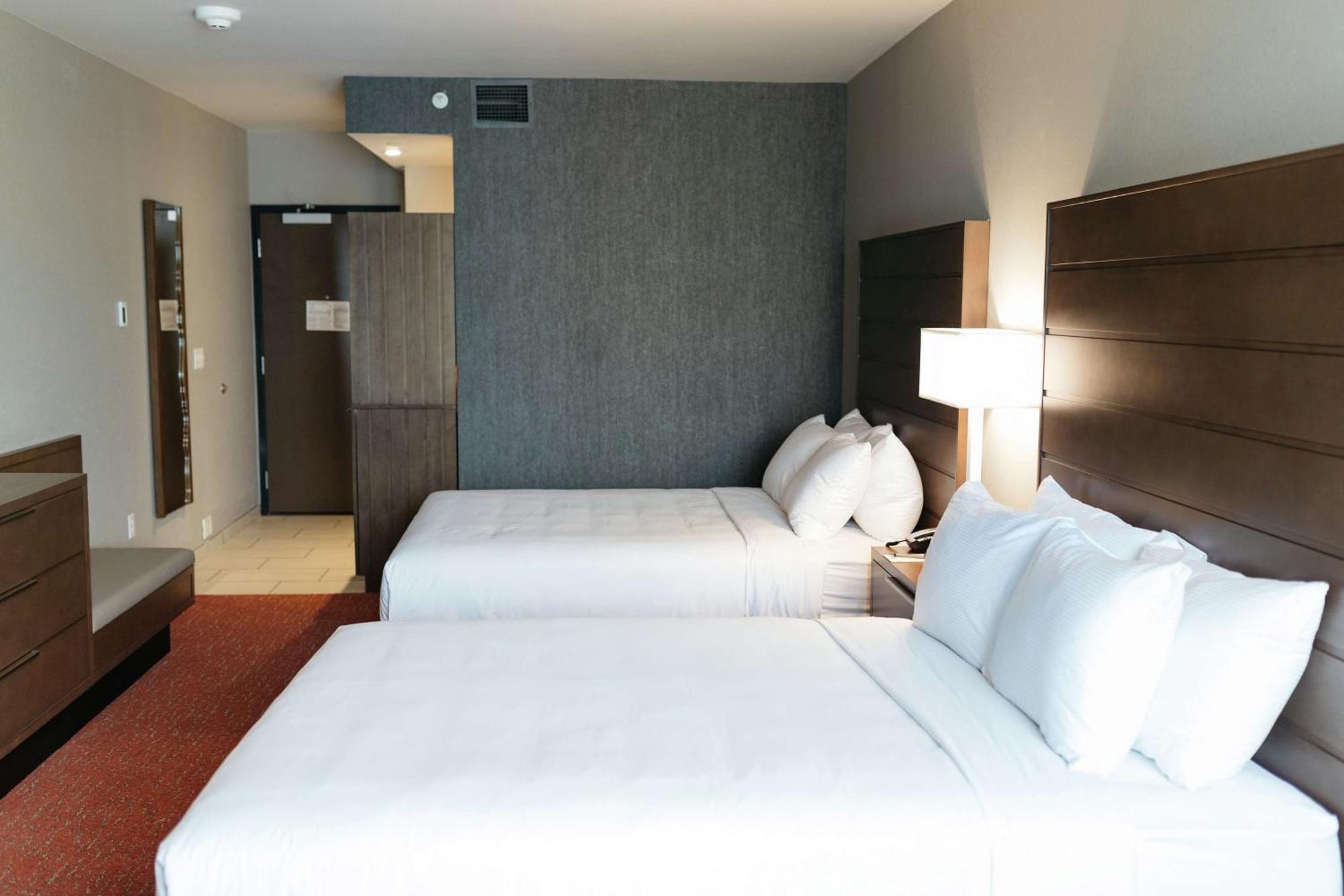 Revel Hotel, Tapestry Collection By Hilton Urbandale Exterior foto
