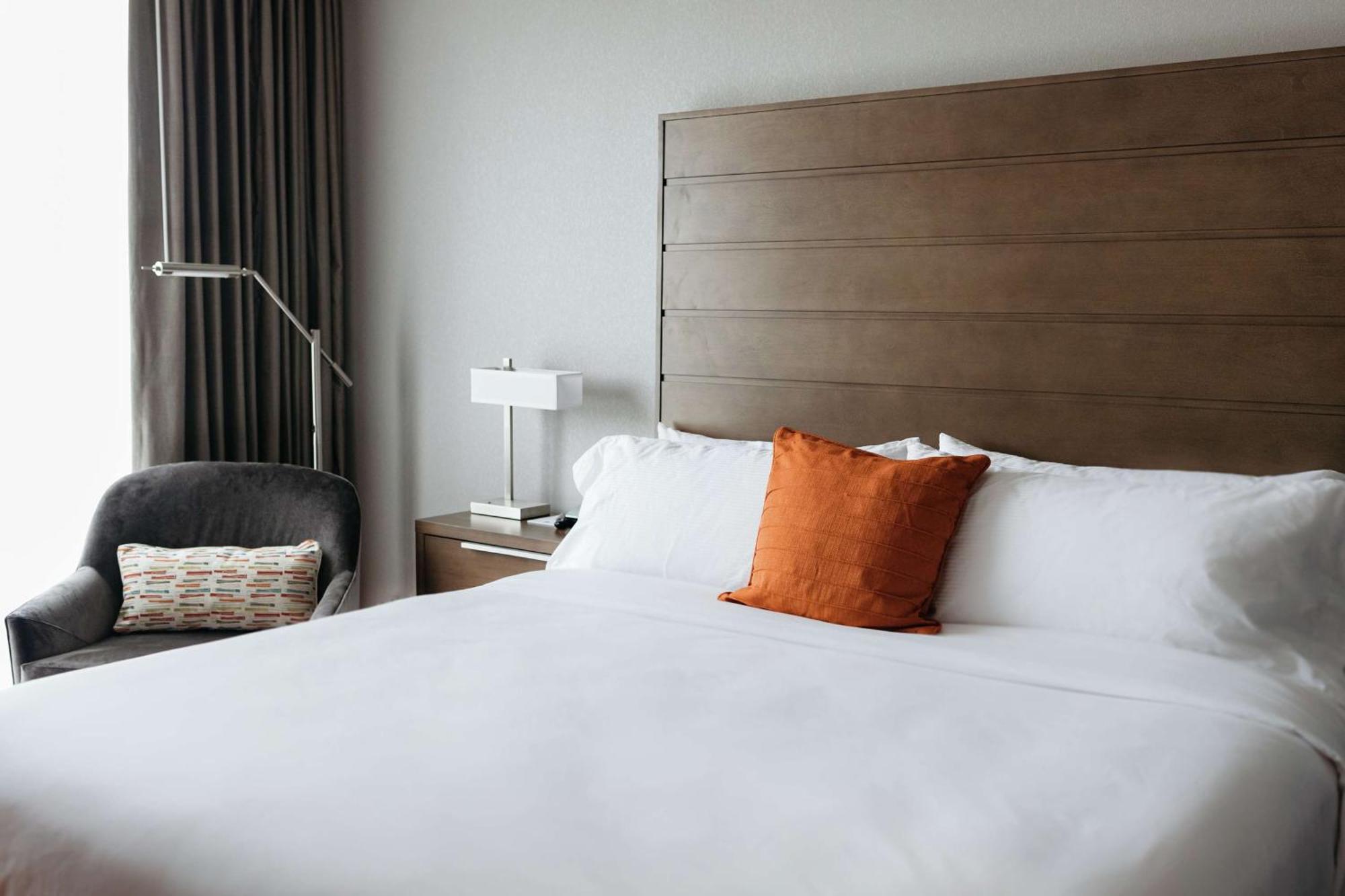 Revel Hotel, Tapestry Collection By Hilton Urbandale Exterior foto