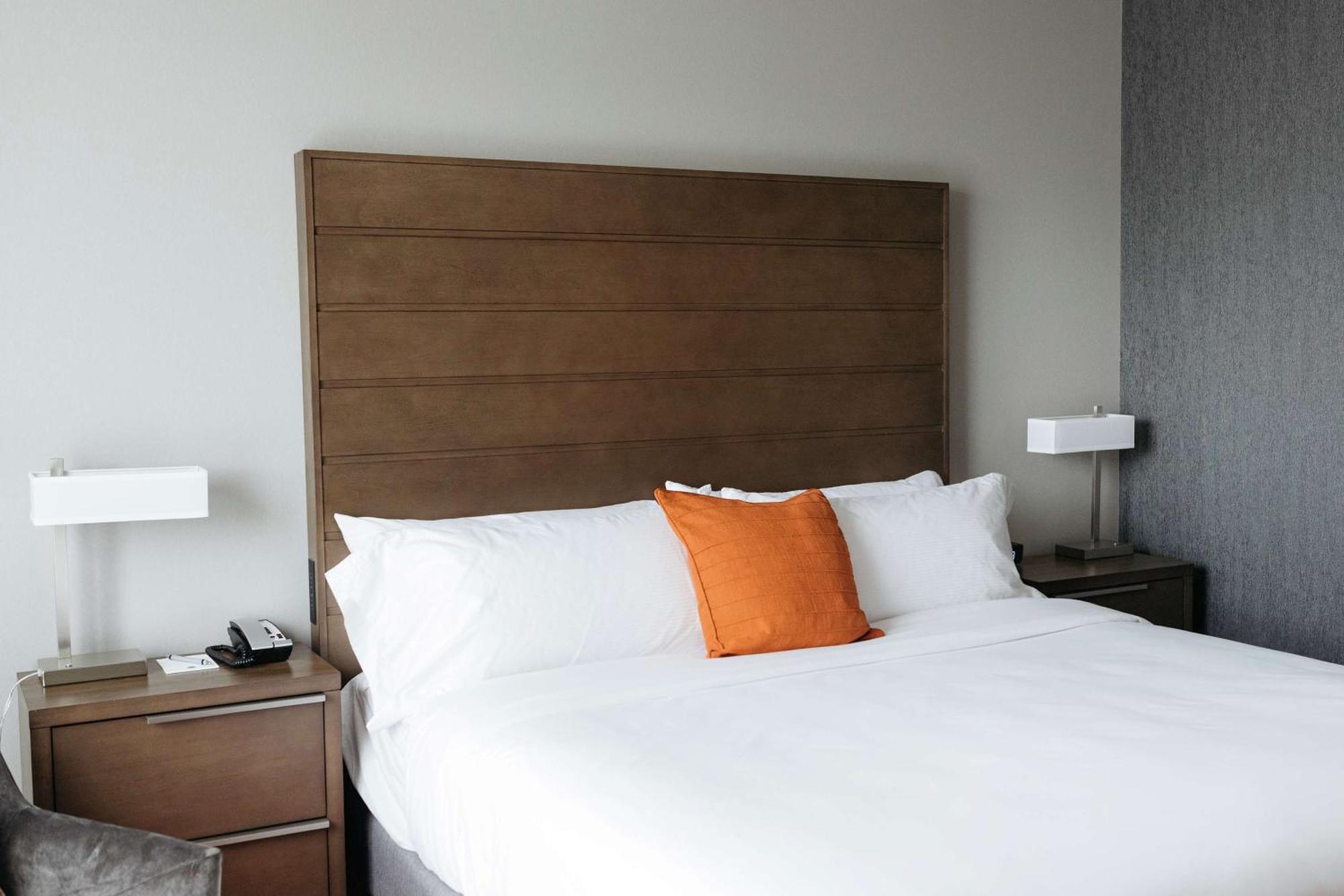 Revel Hotel, Tapestry Collection By Hilton Urbandale Exterior foto