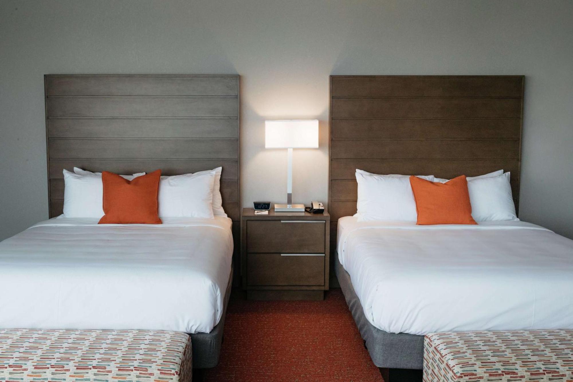 Revel Hotel, Tapestry Collection By Hilton Urbandale Exterior foto